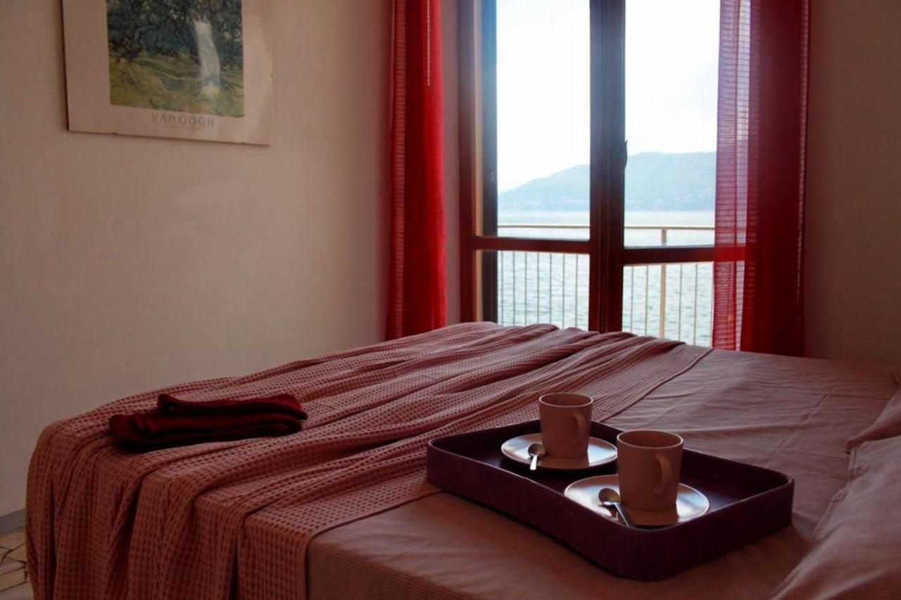 Casa Spiaggia Brezzo Eksteriør billede