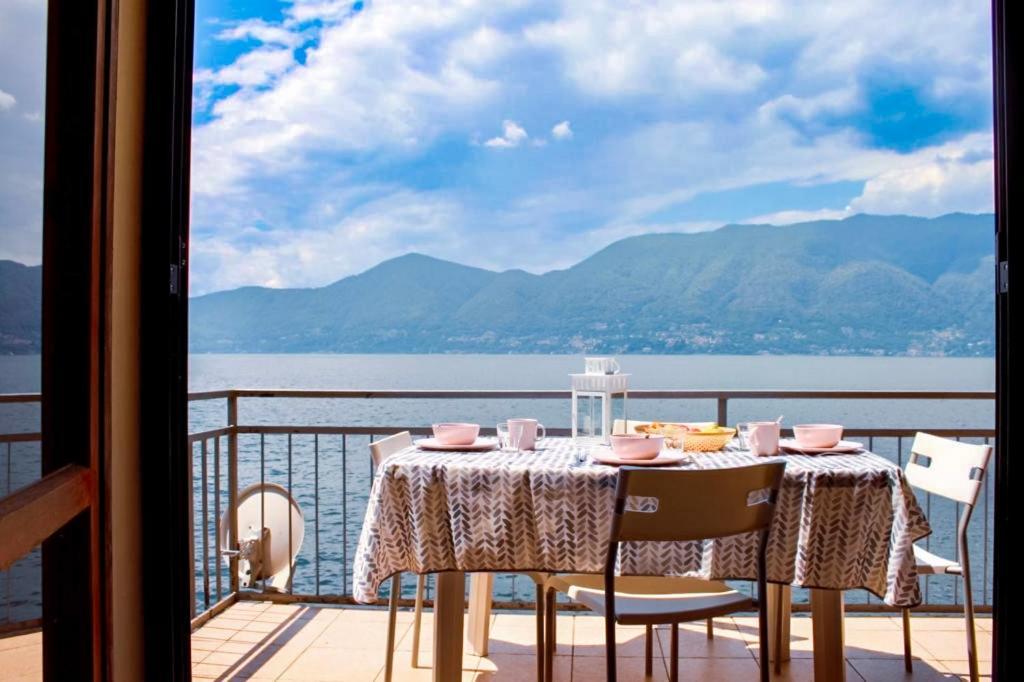 Casa Spiaggia Brezzo Eksteriør billede
