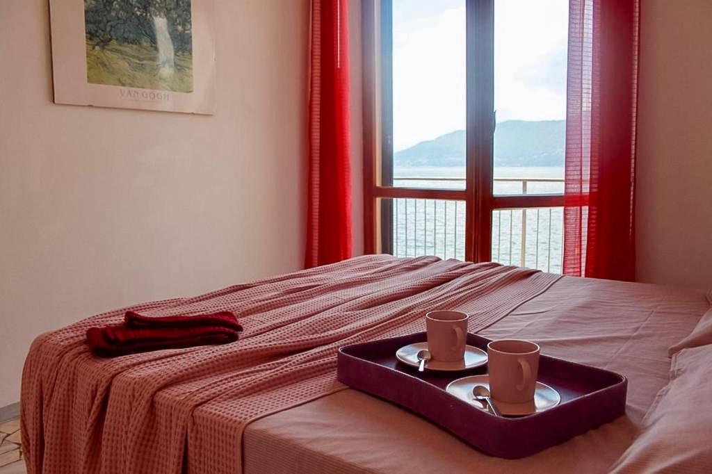 Casa Spiaggia Brezzo Eksteriør billede