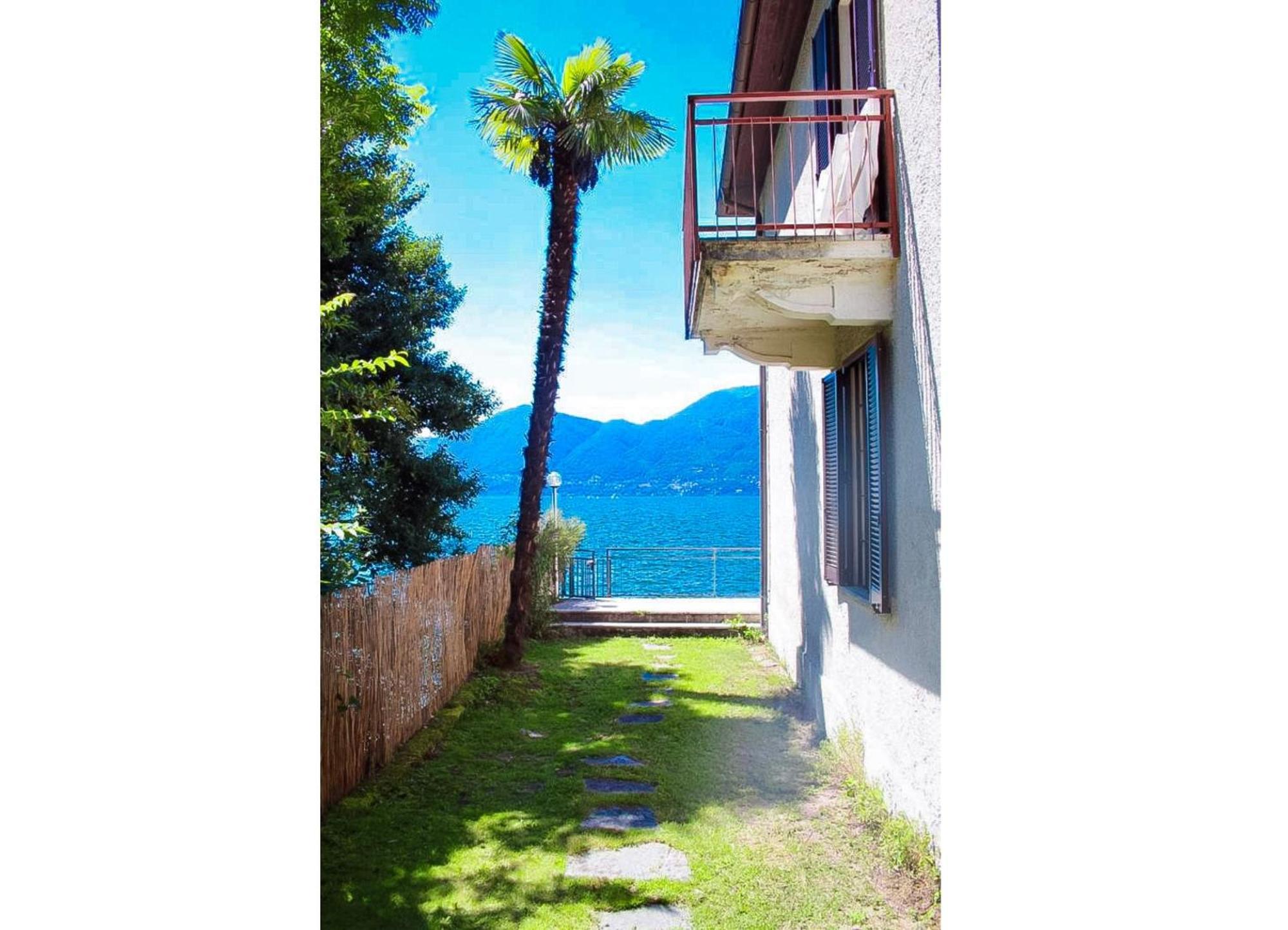 Casa Spiaggia Brezzo Eksteriør billede